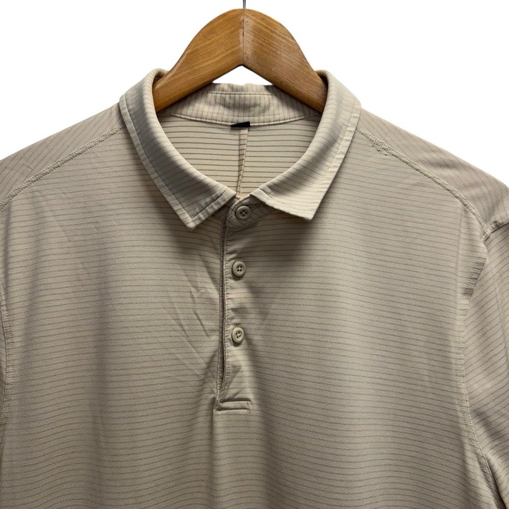 Lululemon Men's Size Medium Evolution Cream Golf Performance‎ Polo S/S Shirt guc